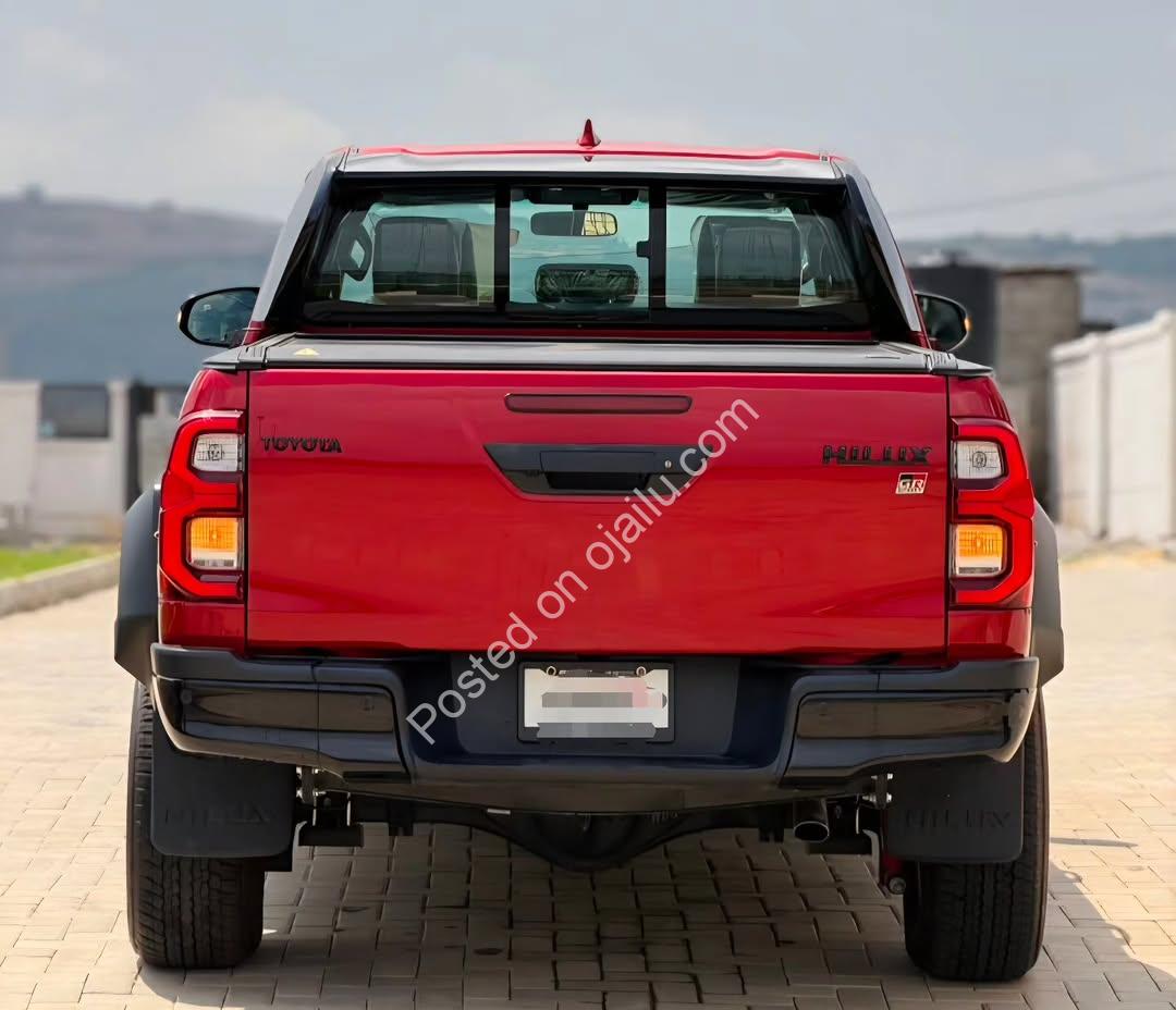 2024 Toyota Hilux GR Sport V6 – Keyless & Fully Loaded
