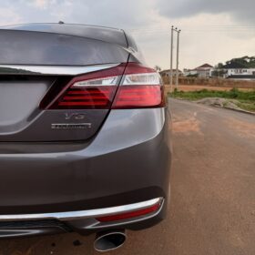 2017 Honda Accord V6 Touring: Luxury & Power – ₦17M