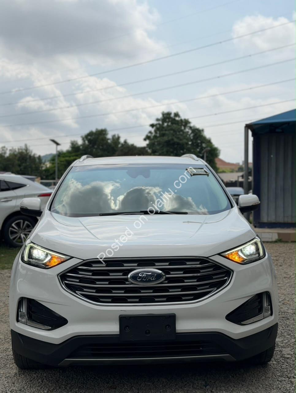 2019 Ford Edge: Keyless, Heated Seats & Wireless Charger