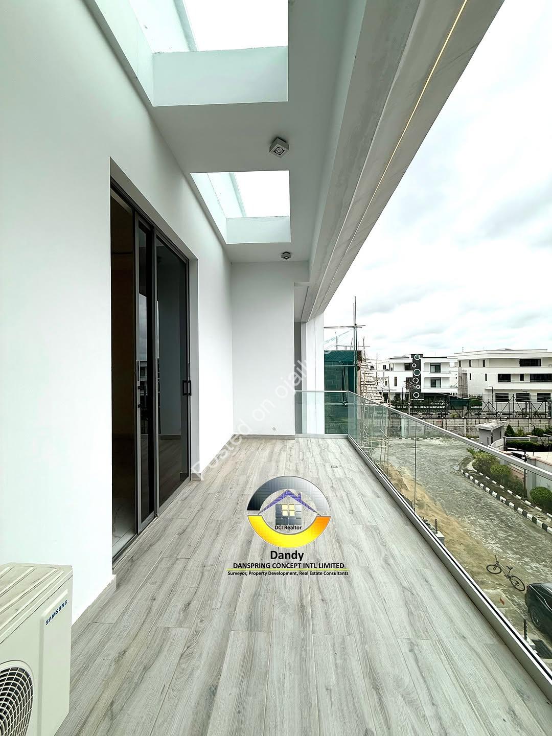 Ikoyi Thrill: 5-Bed with Indoor Pool & Cinema