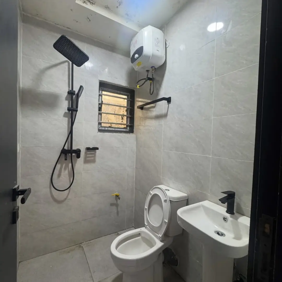 4BR Ensuite Bungalow with High-End Finishes