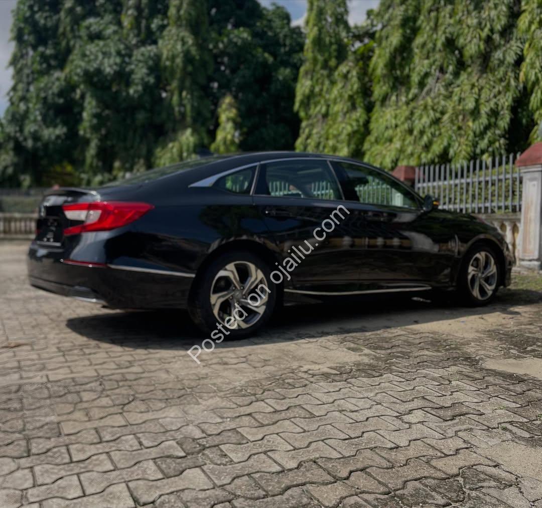 2018 Honda Accord: Sunroof, Keyless Go, 25.3M Only!