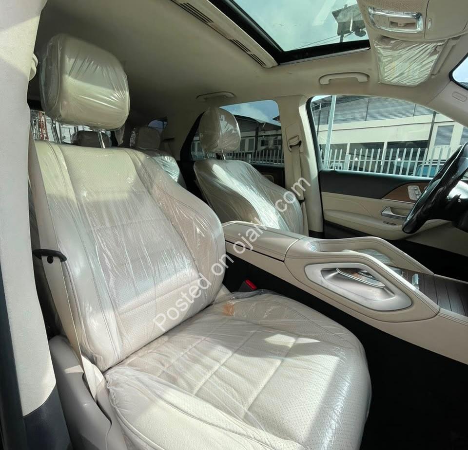 2021 Mercedes GLE350: Luxury, Panoramic Sunroof & 360° Camera – Drive Home Today!