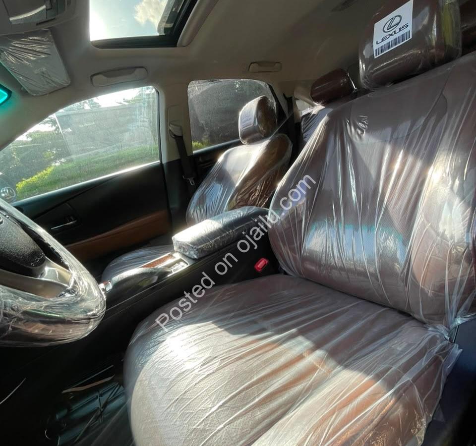 Command Attention: 2013 Lexus RX350 – Luxury & Sunroof for 23.5M!