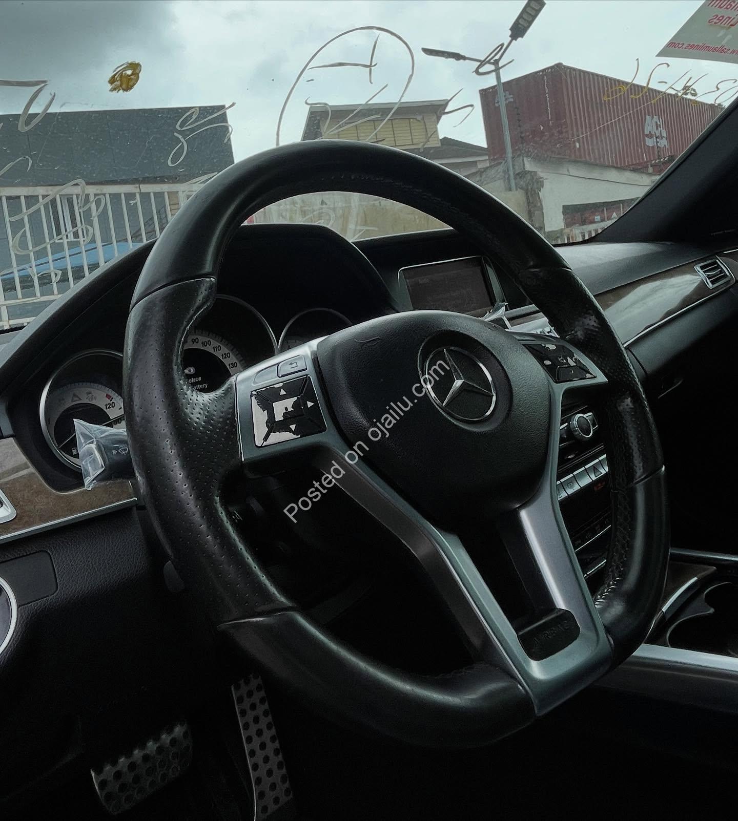2015 Mercedes E350 4MATIC – Sunroof, Keyless Go, 21.5M Only