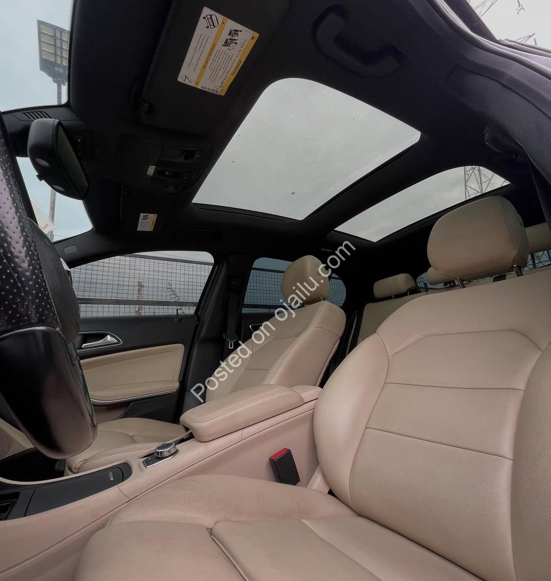 Panoramic Roof | 2016 Mercedes-Benz GLA250 4MATIC – 19.4M