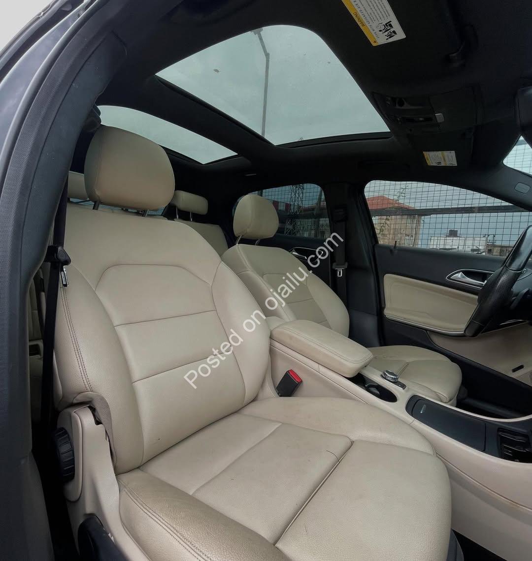 Panoramic Roof | 2016 Mercedes-Benz GLA250 4MATIC – 19.4M