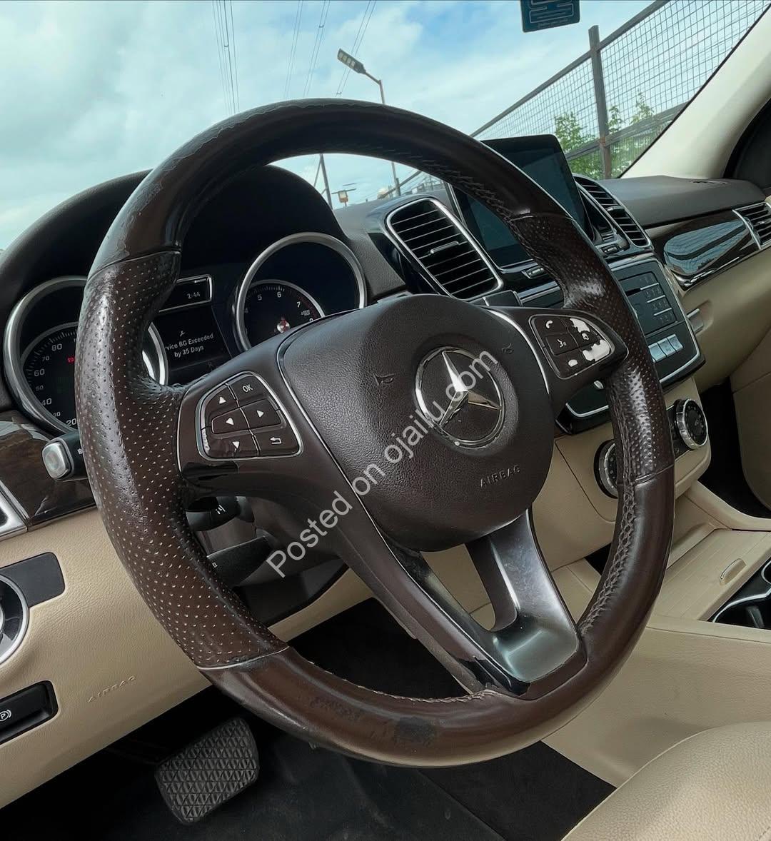2016 Mercedes GLE350: Luxury SUV, Panoramic Moonroof, 360° Camera