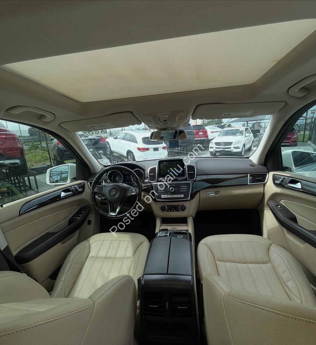 2016 Mercedes GLE350: Luxury SUV, Panoramic Moonroof, 360° Camera