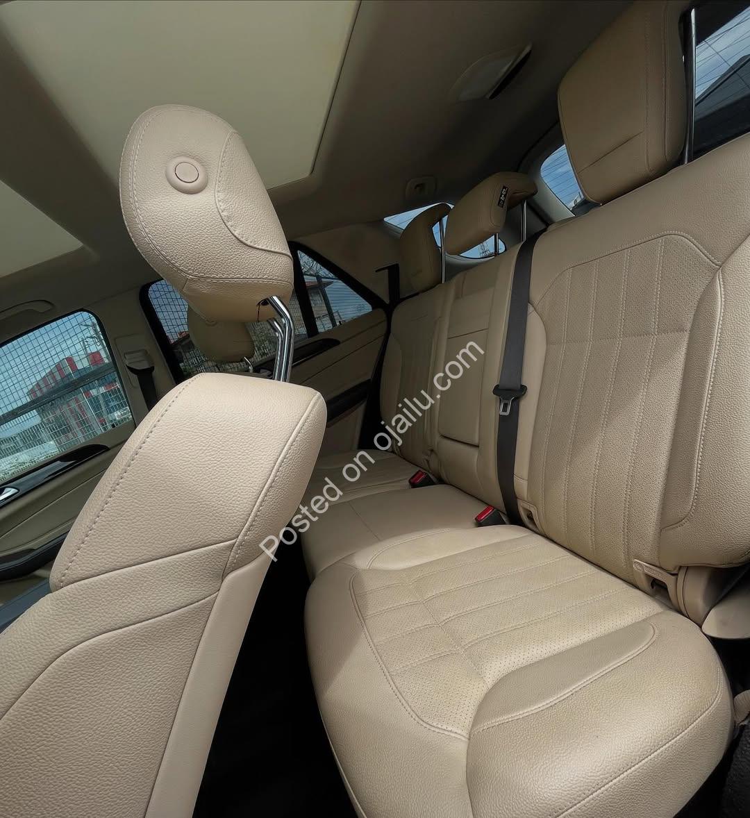 2016 Mercedes GLE350: Luxury SUV, Panoramic Moonroof, 360° Camera