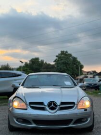 2005 Benz SLK350: Red Bucket Seats & Genuine Duty – 8.6M