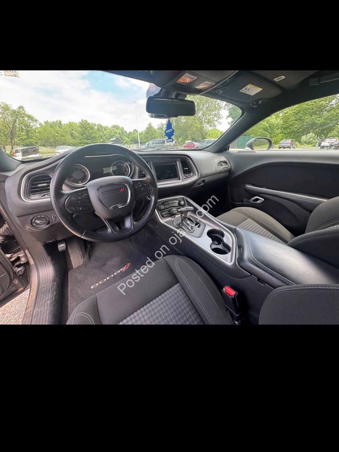 Muscle-Car Style, Zero Stress: 2021 Challenger SXT