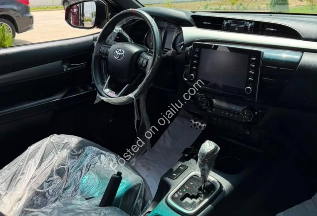 2024 Toyota Hilux GR Sport V6 – Keyless & Fully Loaded