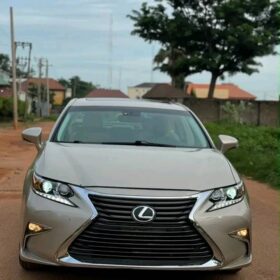 Lexus ES 350: V6 Luxury