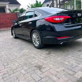 2015 Hyundai Sonata Limited – Premium Executive Luxury
