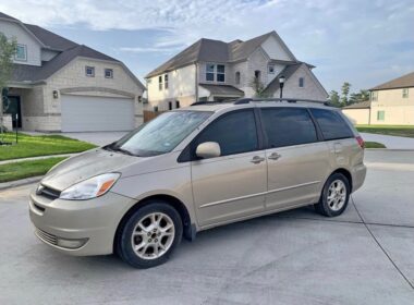 Ship-Ready 2007 Sienna: Premium Family Van to Nigeria
