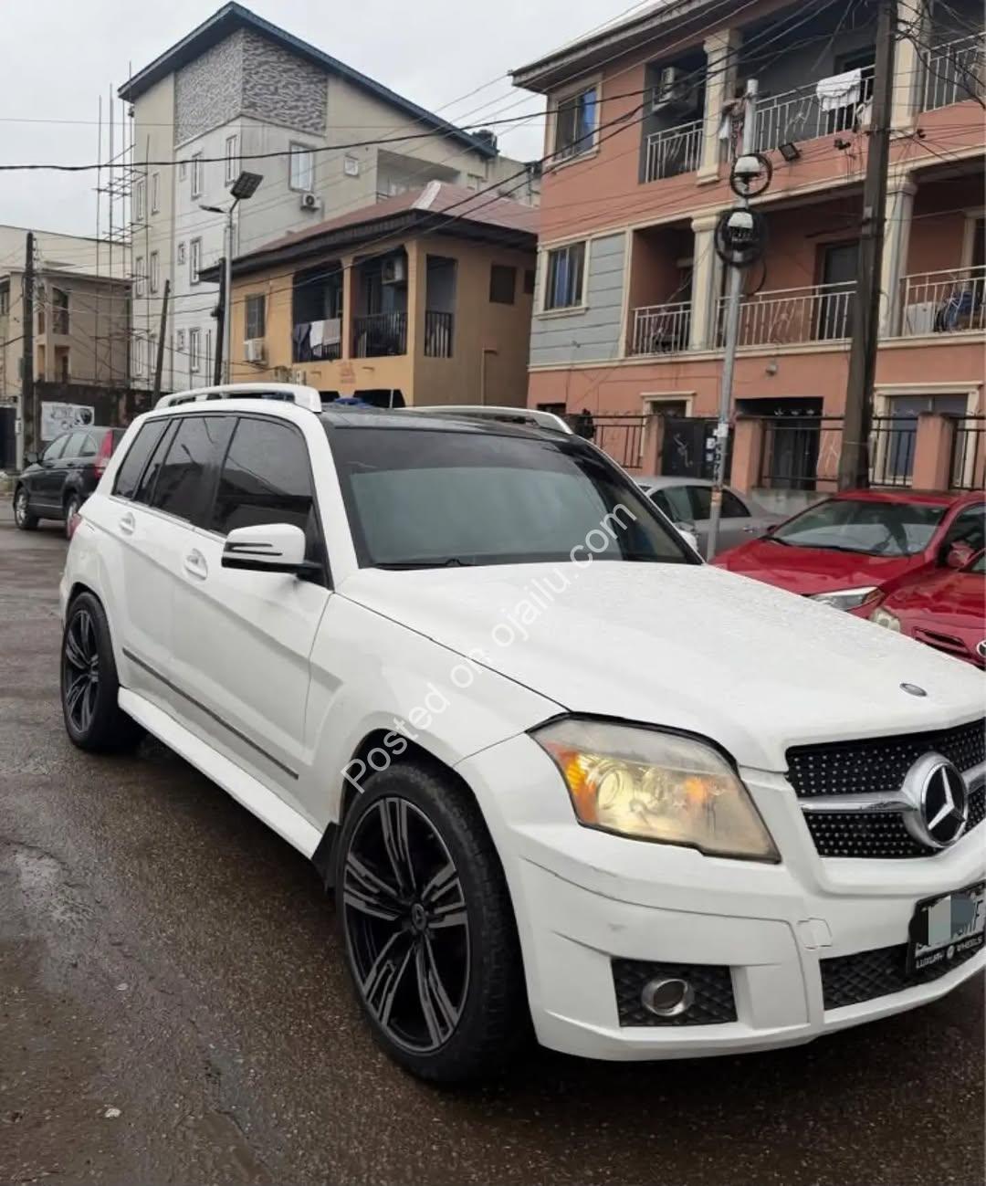 “Immaculate 1st Owner 2011 GLK350 – Drive Away Today! #LagosCars”