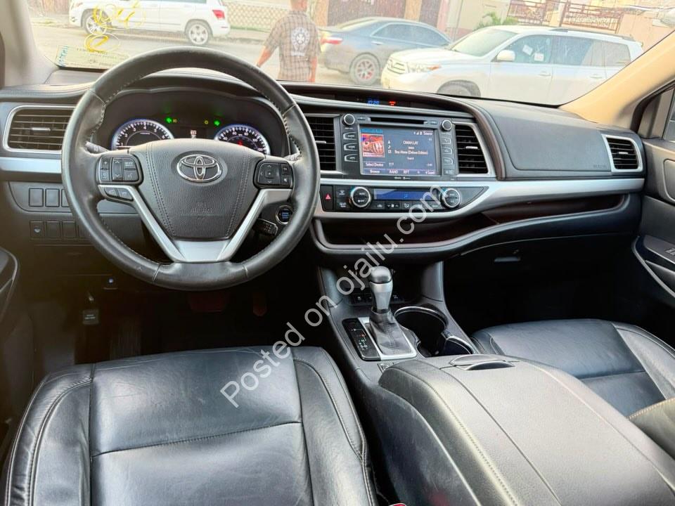 2016 XLE Toyota Highlander | White on Black | 24.5M Naira