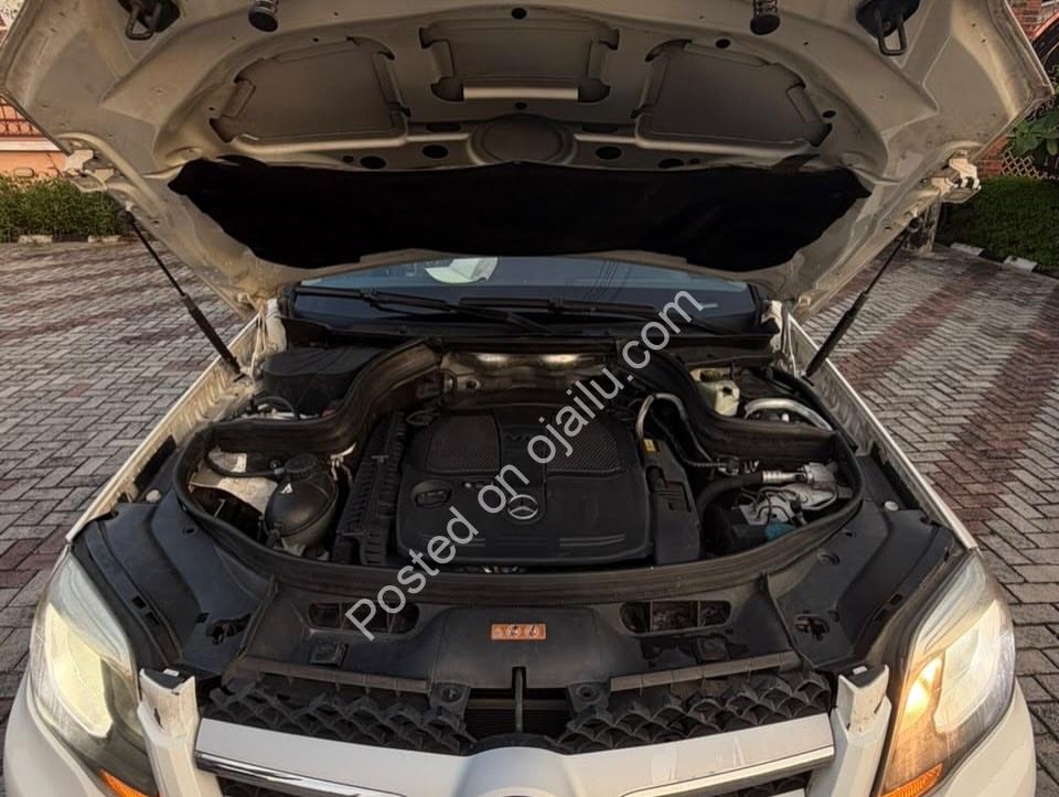2013 GLK 350: Panoramic Roof & Premium Safety – Steal!