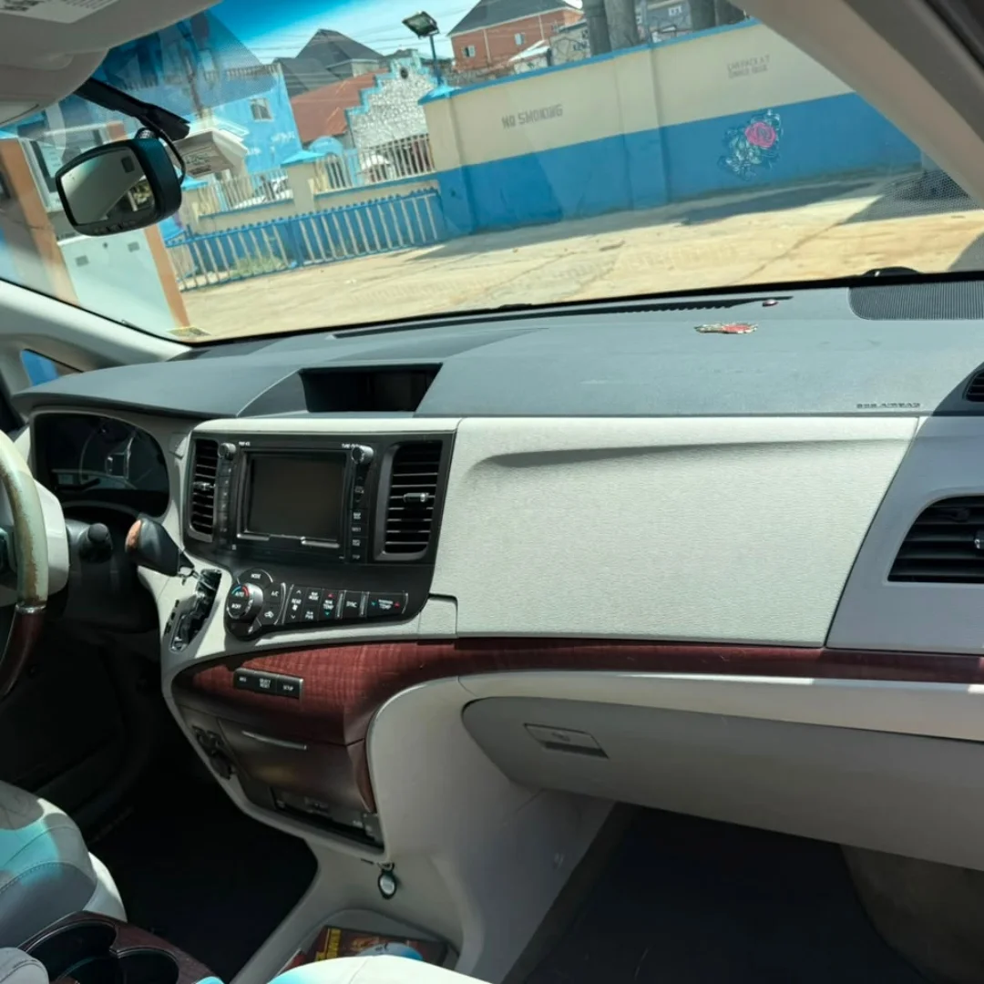 2015 Toyota Sienna Limited AWD – Luxury Family Beast!