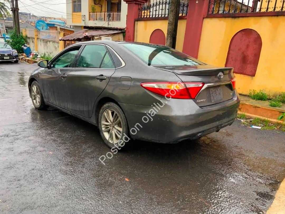 2015 Toyota Camry SE: Factory-Sealed & Ice-Cold AC