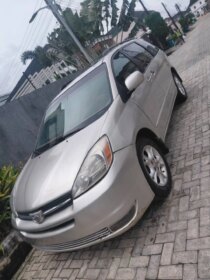 2006 Toyota Sienna: Drive-Home Ready!