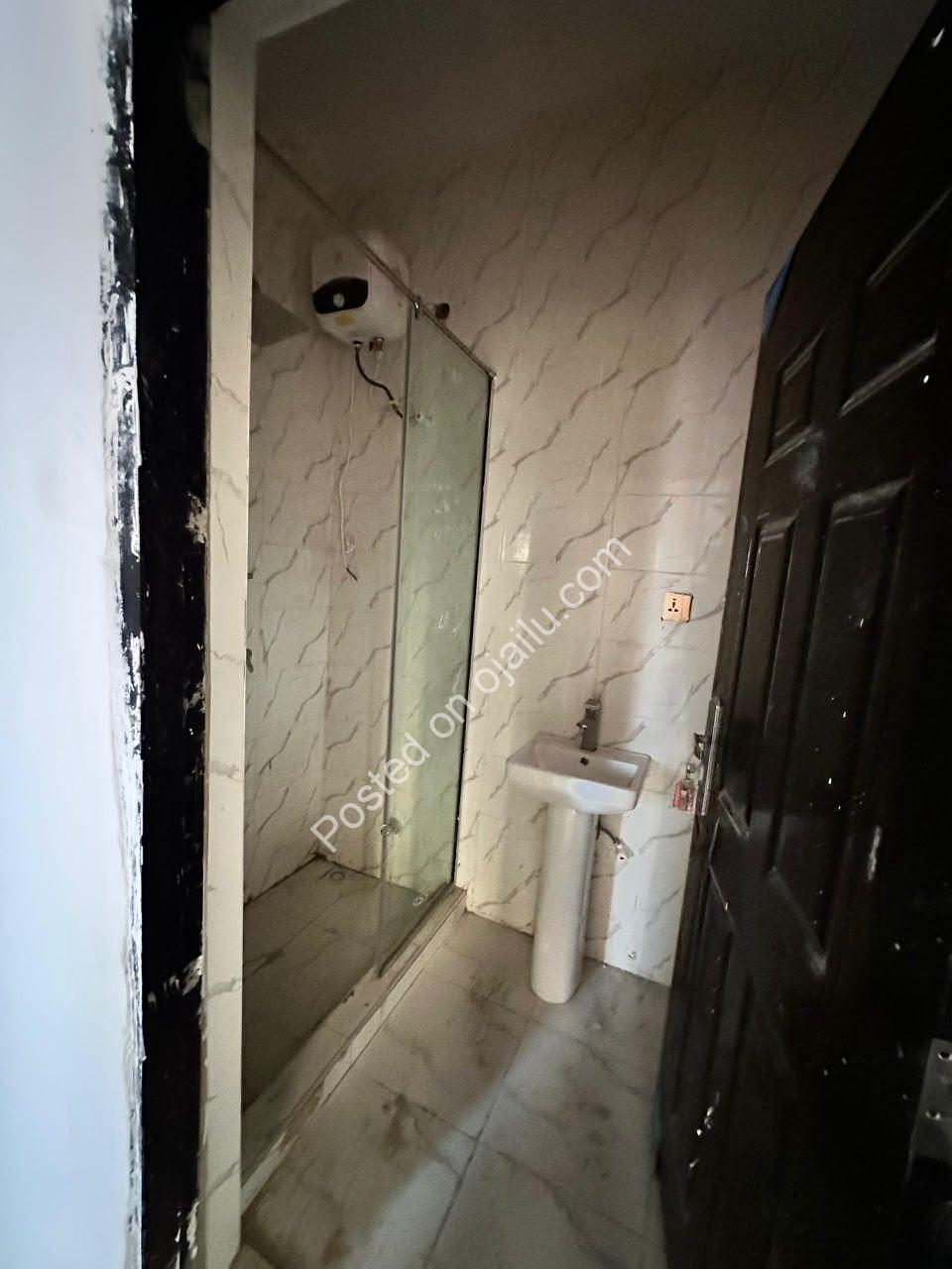 Serene 2-Bed Ensuite Haven in Secure Estate
