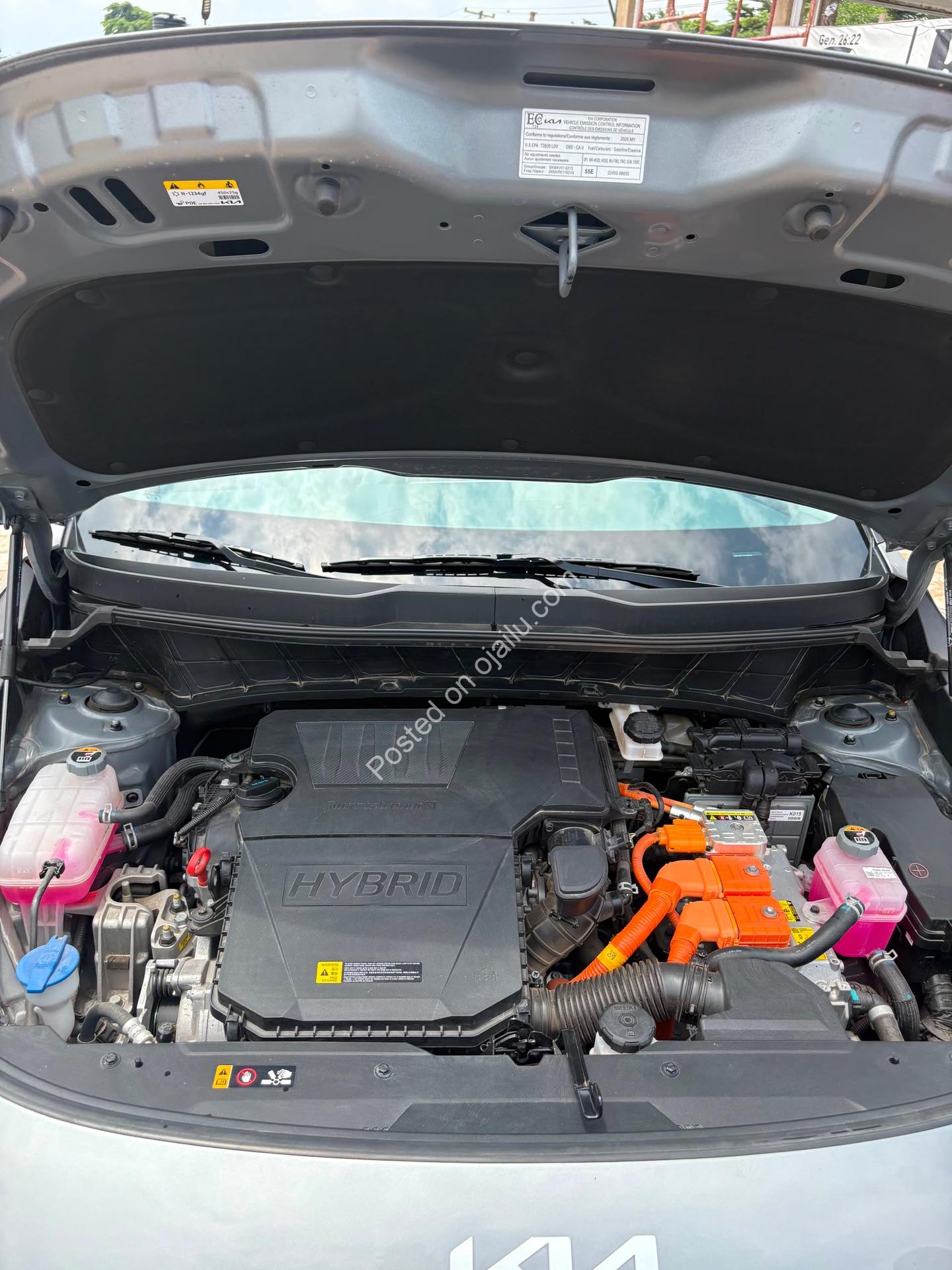 2025 Kia Niro: Brand New & Head-Turning Steel Gray