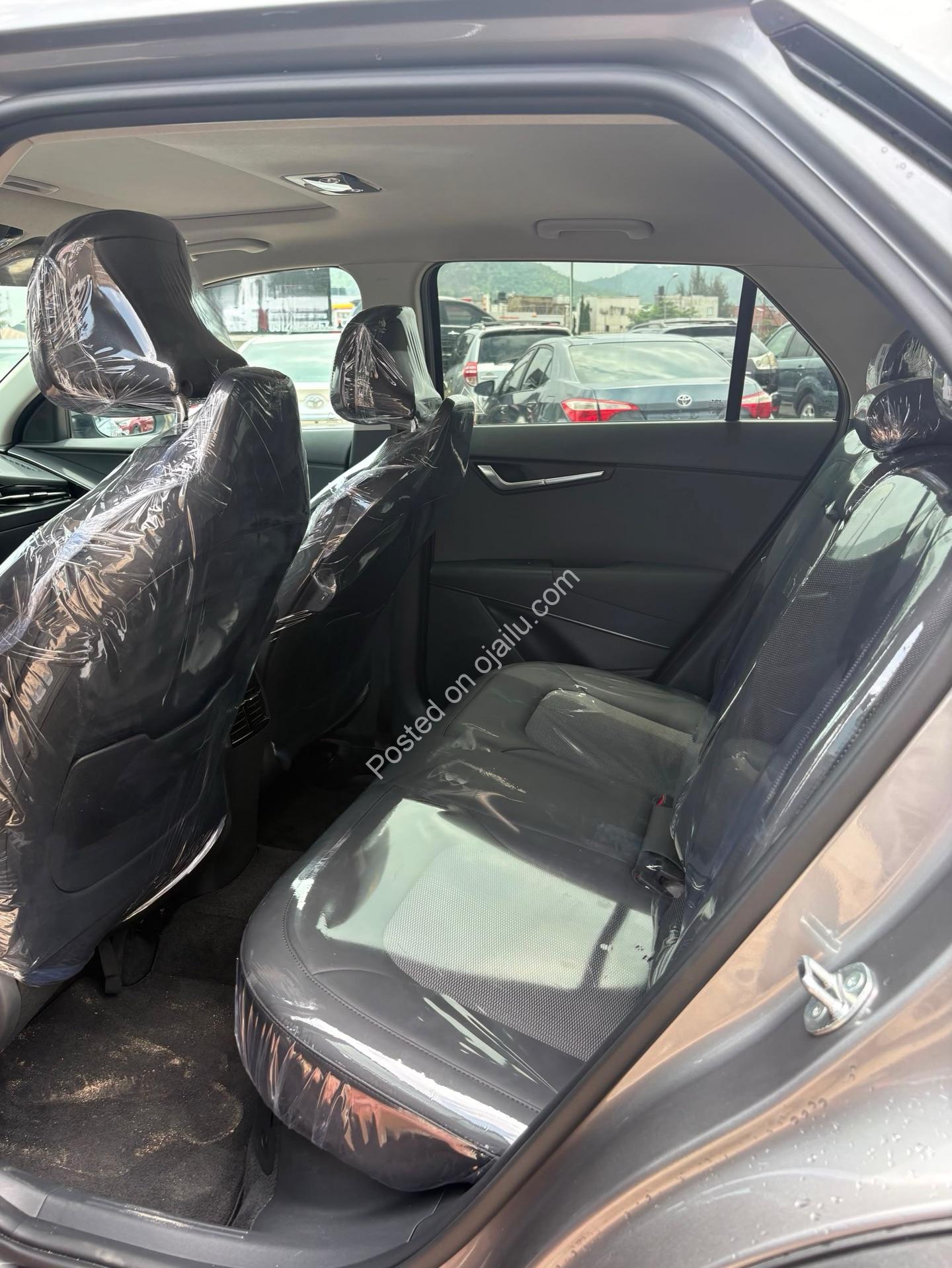2025 Kia Niro: Brand New & Head-Turning Steel Gray