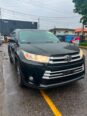 2017 Highlander XLE: Premium Safety & Style, Accident-Free!
