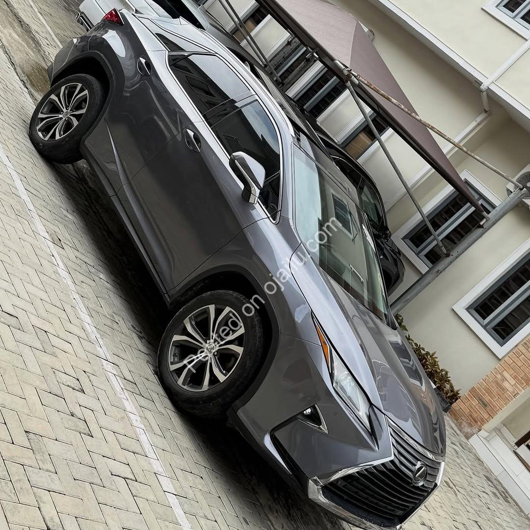 2017 Lexus RX350 Premium – Panoramic Luxury Awaits!