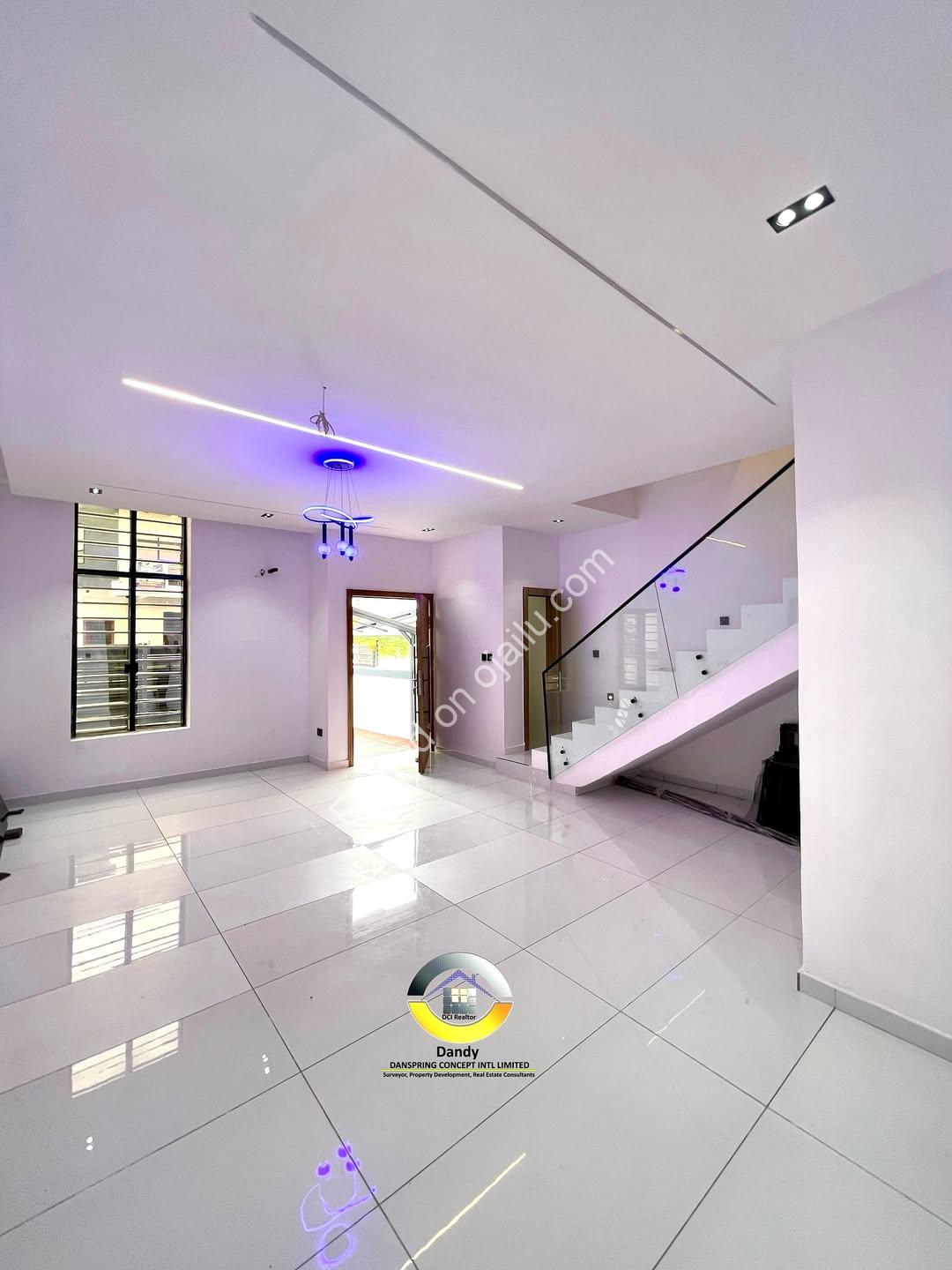 Contemporary 4-Bed Duplex with Smart Home Tech – Sangotedo