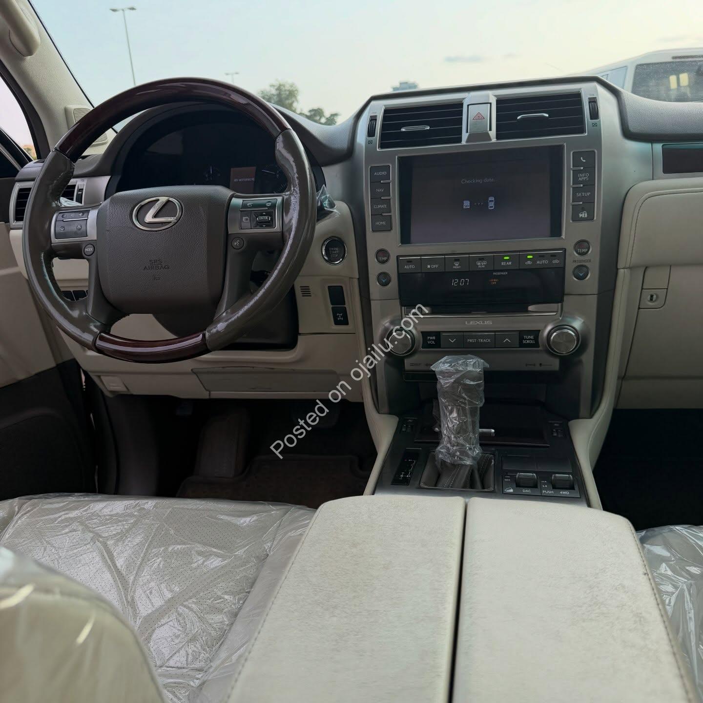 2016 Lexus GX460: Immaculate Tokunbo, Duty Paid, Keyless & Sunroof