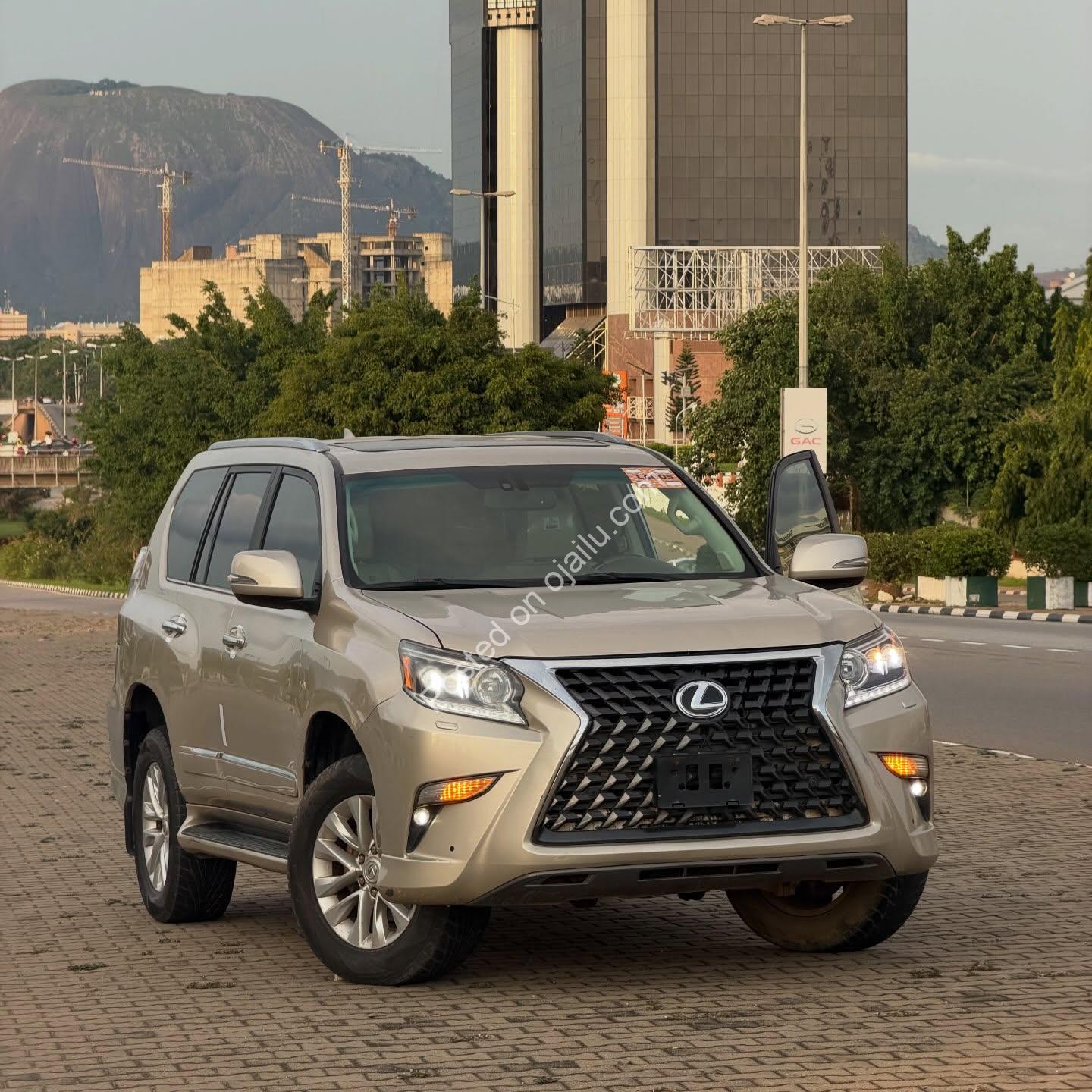 2016 Lexus GX460: Immaculate Tokunbo, Duty Paid, Keyless & Sunroof