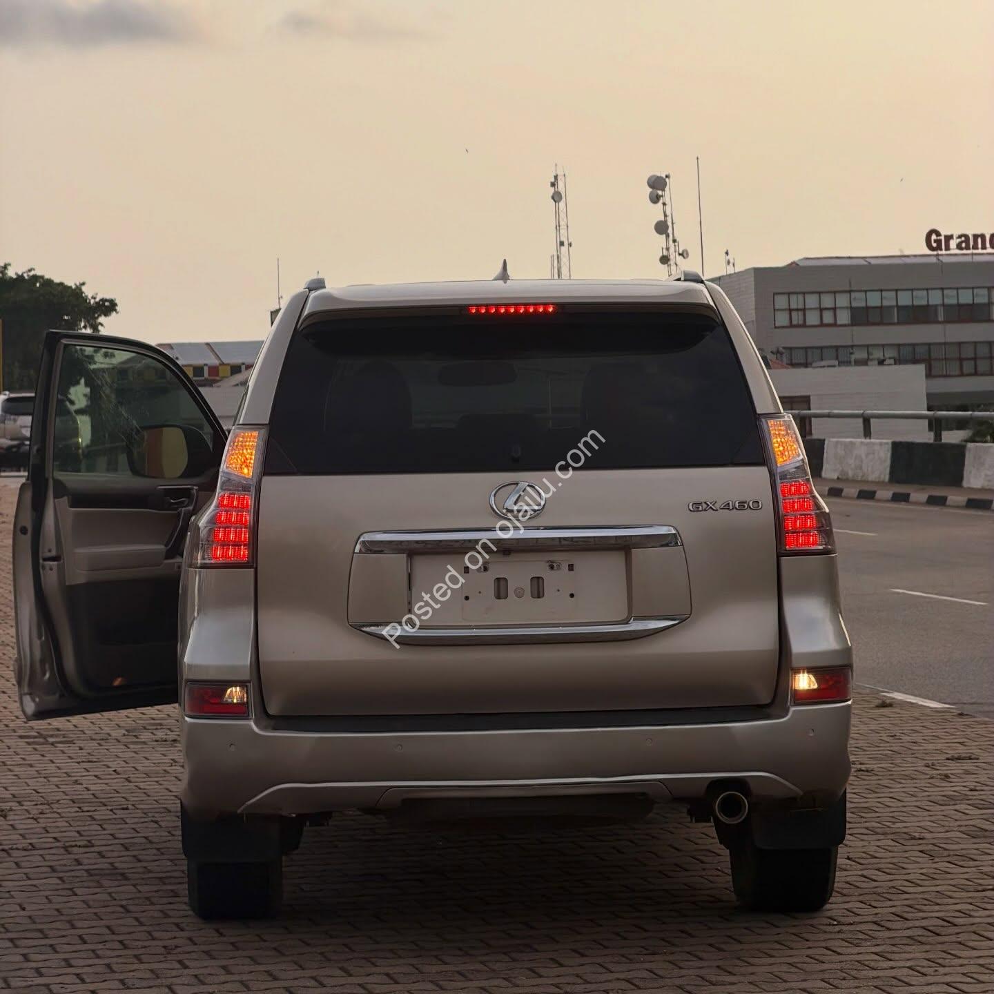 2016 Lexus GX460: Immaculate Tokunbo, Duty Paid, Keyless & Sunroof
