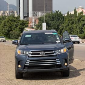 “Duty-Paid 2018 Toyota Highlander XLE – Pristine & Loaded!”