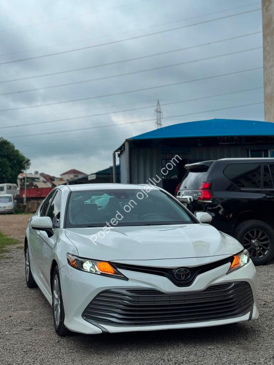 2018 Toyota Camry LE – Clean Foreign Used, Genuine Duty   LED, Alloy Wheels