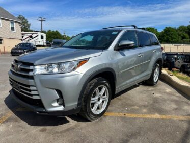 2018 Toyota Highlander LE Plus – V6