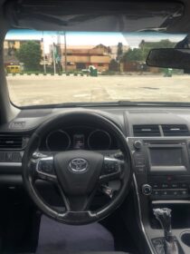 2016 Toyota Camry SE: Touchscreen