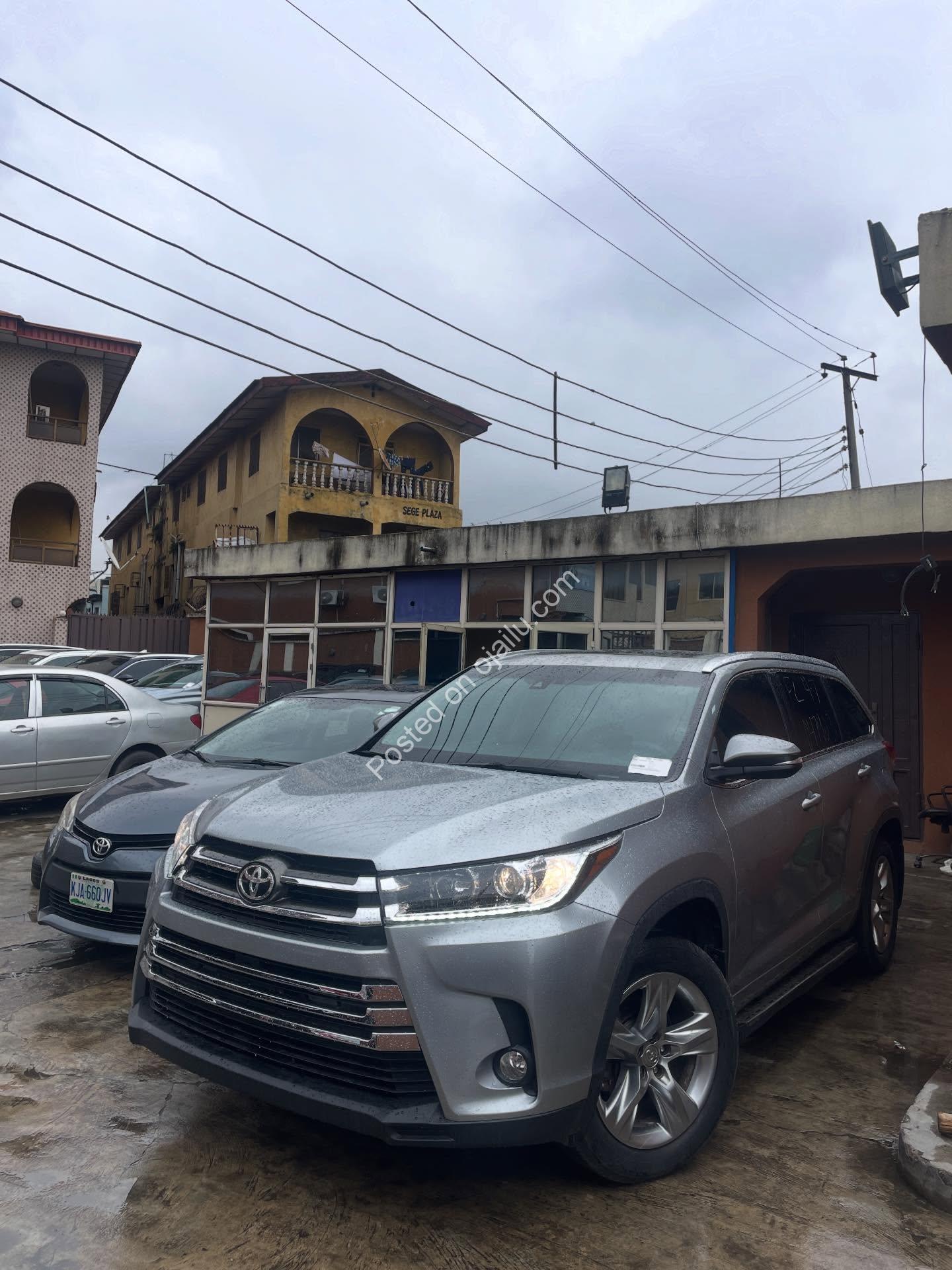 2015 Toyota Highlander Limited Platinum: Loaded Luxury, Keyless & Panoramic