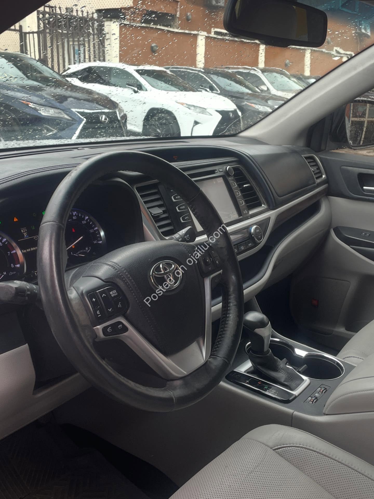 2015 Toyota Highlander Limited Platinum: Loaded Luxury, Keyless & Panoramic