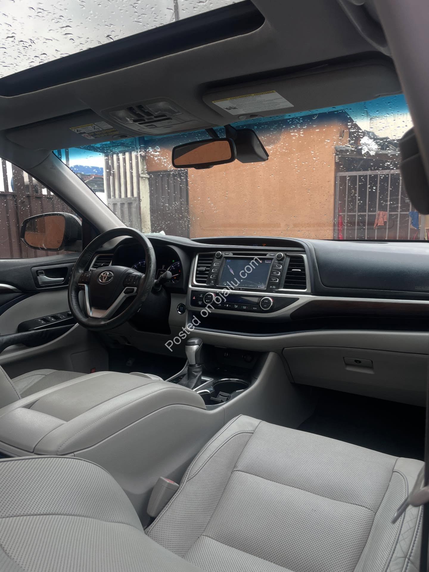 2015 Toyota Highlander Limited Platinum: Loaded Luxury, Keyless & Panoramic