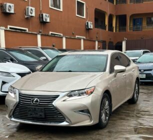 2013 Lexus ES350: Loaded Luxury