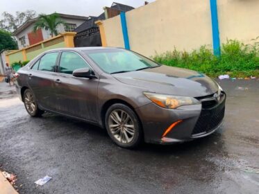 2015 Toyota Camry SE: Factory-Sealed & Ice-Cold AC