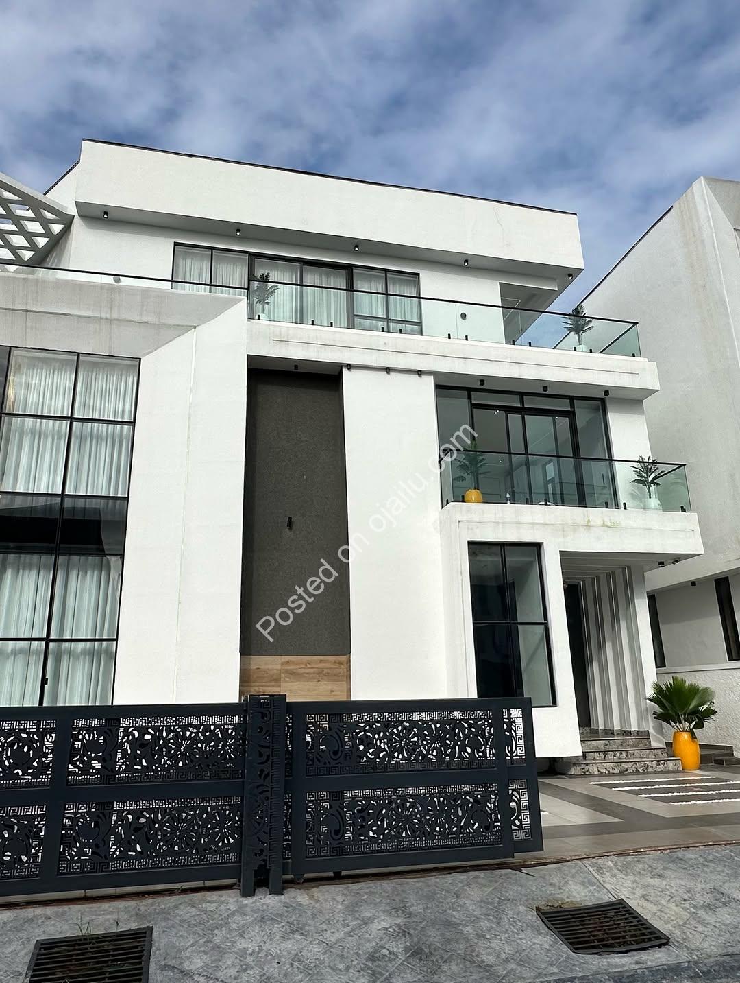 Smart Home Mansion: ₦800M in Chevron, Lekki
