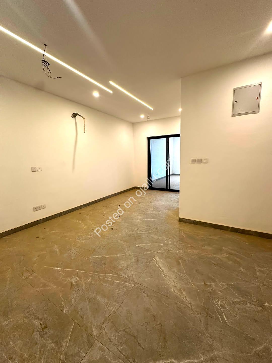 Elegant 4-Bed Duplex with Pool in Lifecamp