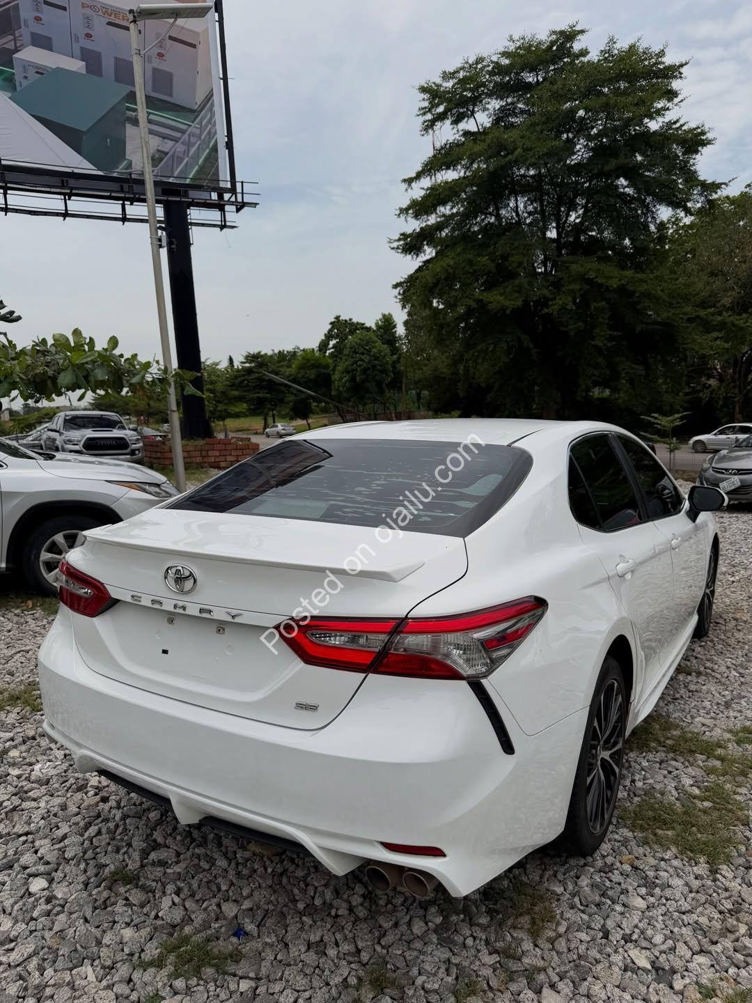 2018 Toyota Camry SE – Low Miles, Pristine, 25M