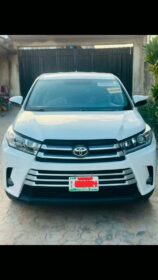 “2015 Toyota Highlander: Near-Mint