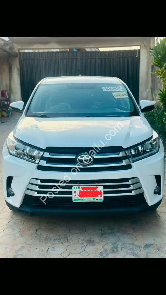 “2015 Toyota Highlander: Near-Mint, AC Chills, Only 20.5M – Save Big!”