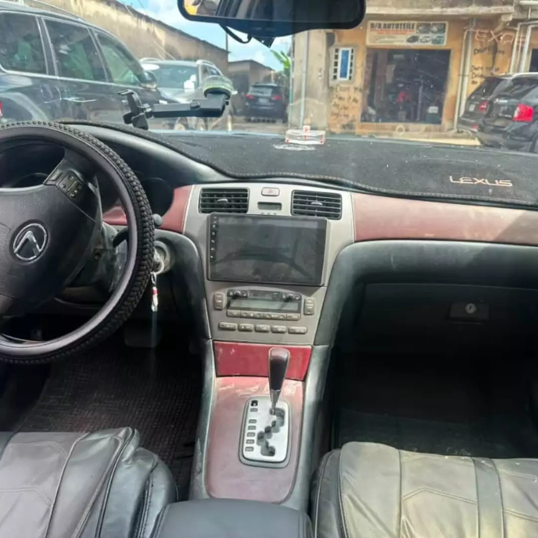 2006 Lexus ES330: Perfect Engine, AC Needs Love – 3.3M